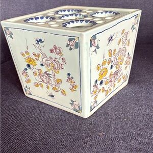 Delft Ceramic Frog Cube Vase